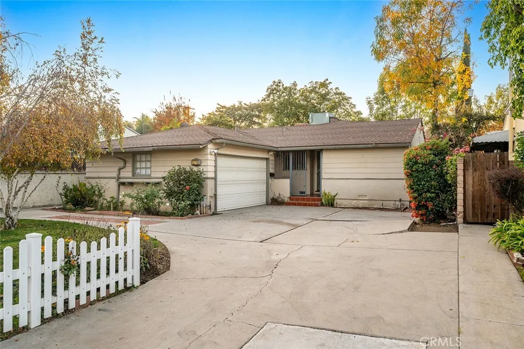 5715 Norwich, Van Nuys, California 91411 home-pic-35