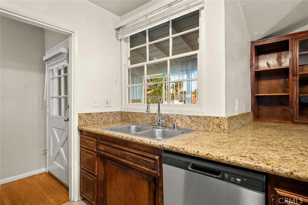 5715 Norwich, Van Nuys, California 91411 home-pic-6