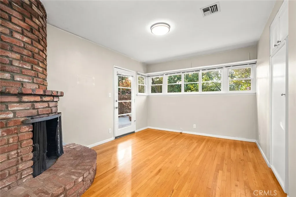 5715 Norwich, Van Nuys, California 91411 home-pic-9