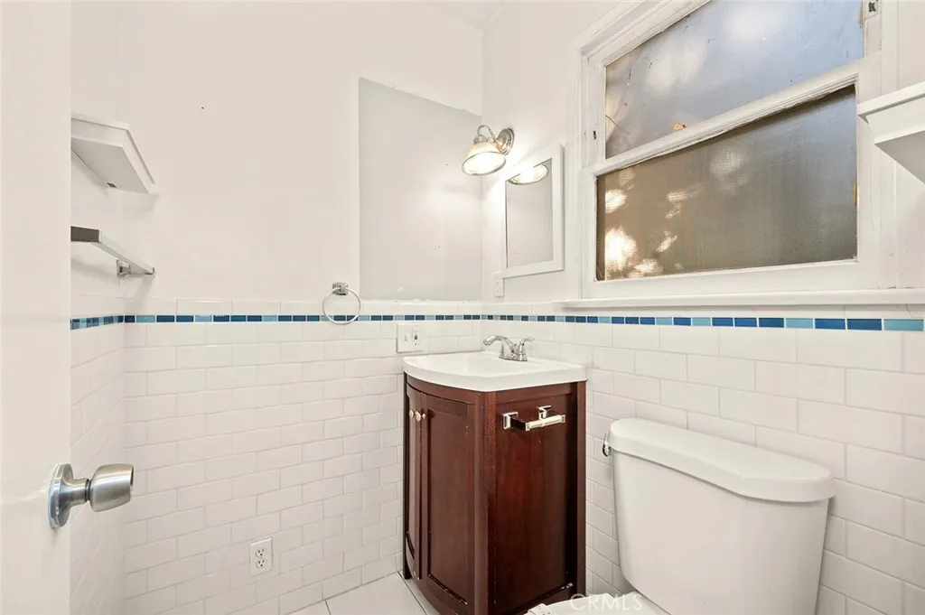 5715 Norwich, Van Nuys, California 91411 home-pic-14