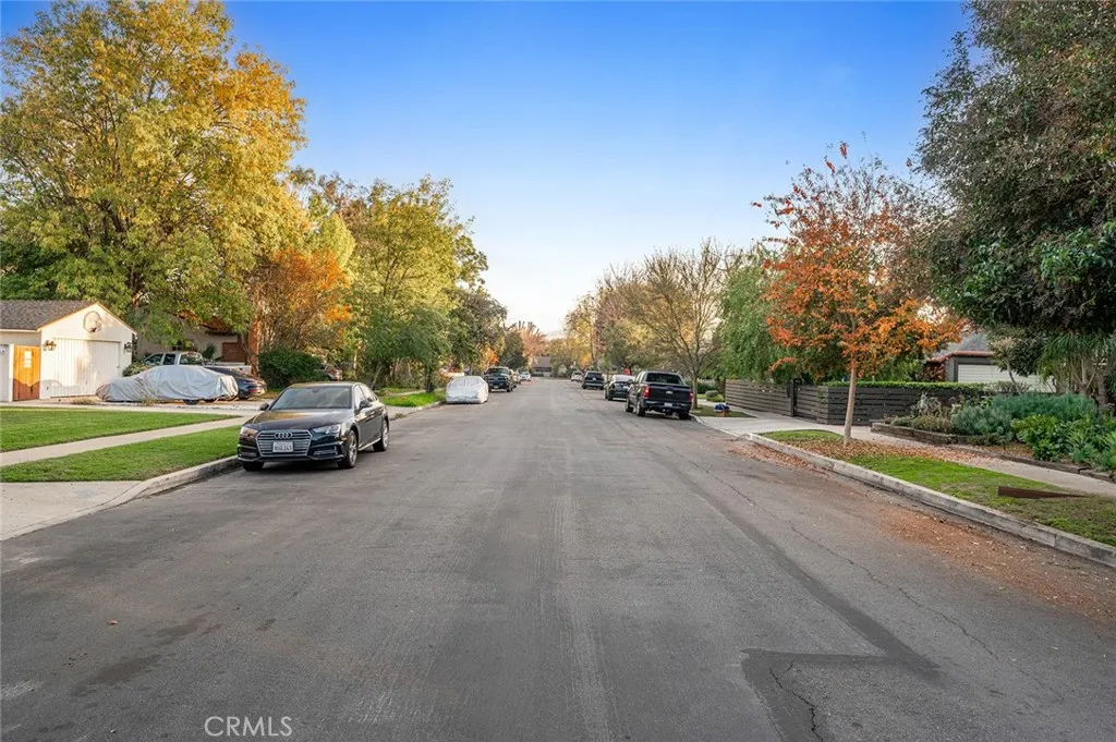 5715 Norwich, Van Nuys, California 91411 home-pic-40