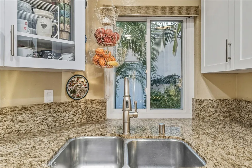 638 Via Umbroso, San Clemente, California 92672 home-pic-12