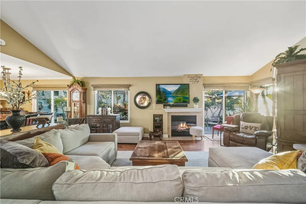 638 Via Umbroso, San Clemente, California 92672 home-pic-8