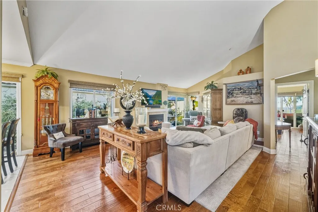 638 Via Umbroso, San Clemente, California 92672 home-pic-4