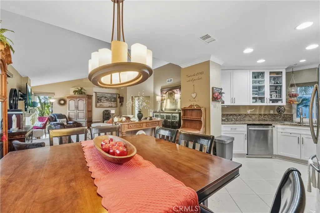 638 Via Umbroso, San Clemente, California 92672 home-pic-9
