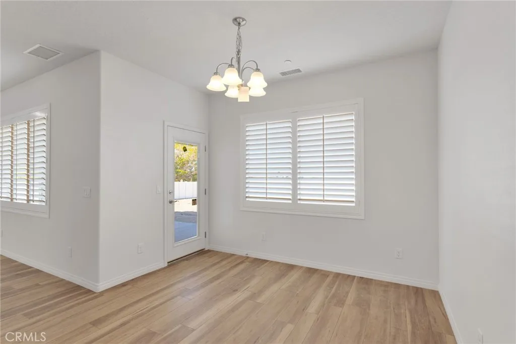 15772 Jasmine Street, Victorville, California 92395 home-pic-10