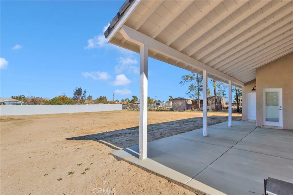 15772 Jasmine Street, Victorville, California 92395 home-pic-34
