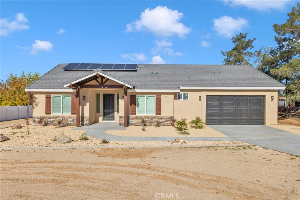 15772 Jasmine Street, Victorville, California 92395 home-pic-1
