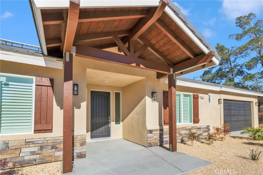 15772 Jasmine Street, Victorville, California 92395 home-pic-2