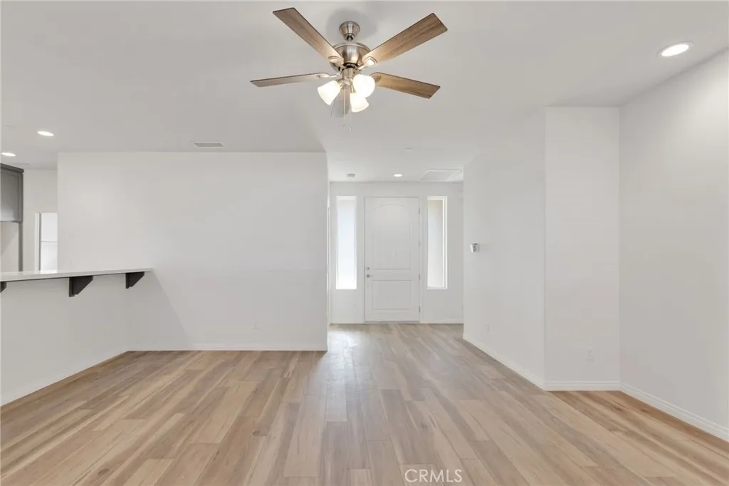 15772 Jasmine Street, Victorville, California 92395 home-pic-9
