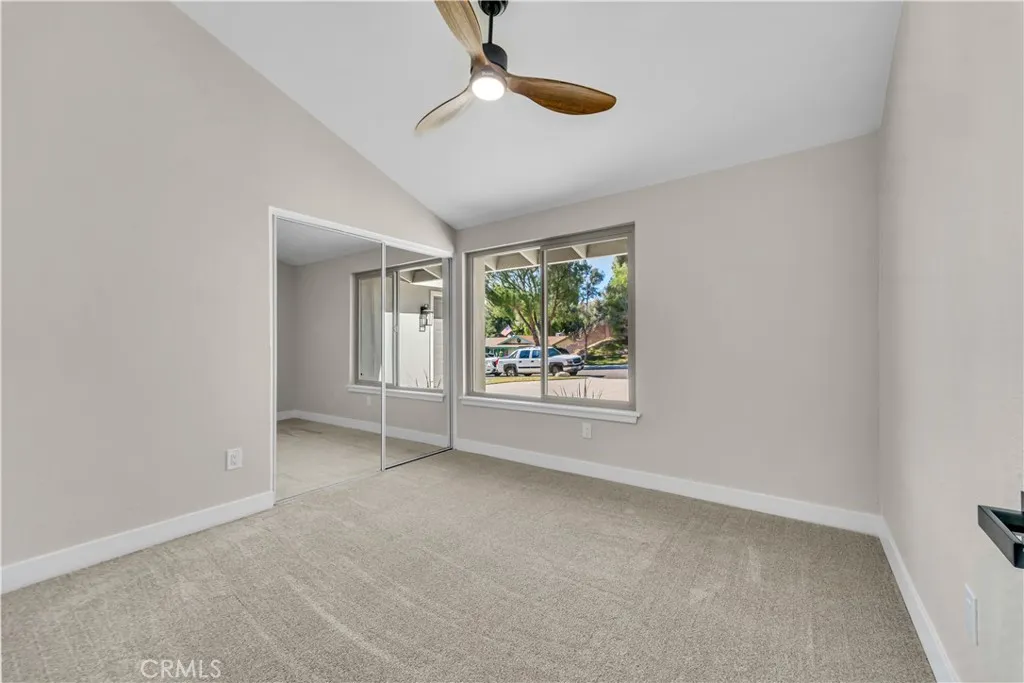 28224 Oaklar Drive, Saugus, California 91350 home-pic-19