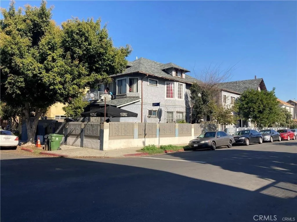 1424 S Catalina, Los Angeles, California 90006 home-pic-2