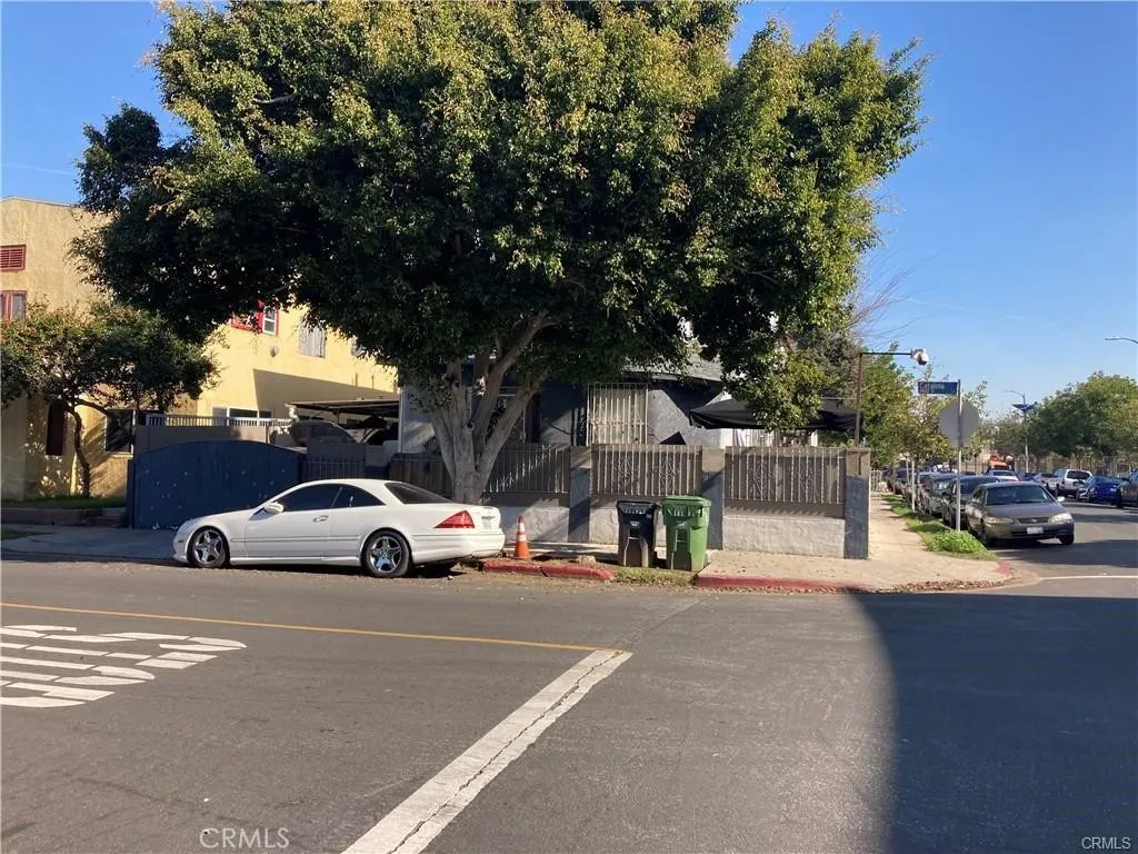 1424 S Catalina, Los Angeles, California 90006 home-pic-6