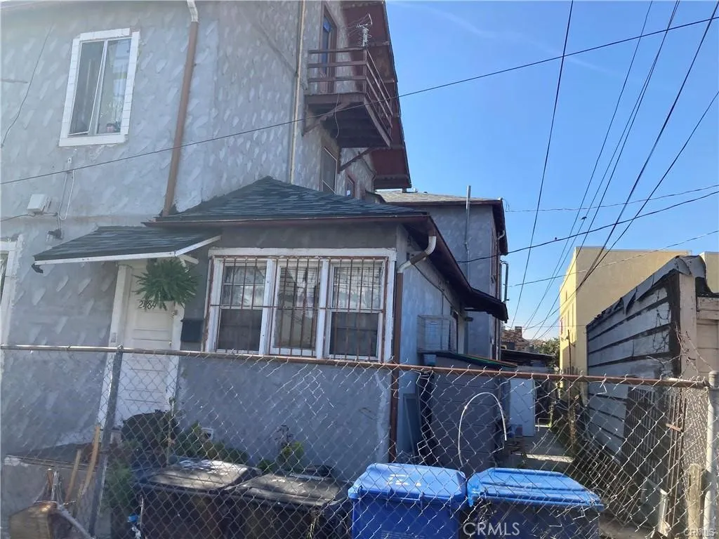1424 S Catalina, Los Angeles, California 90006 home-pic-12
