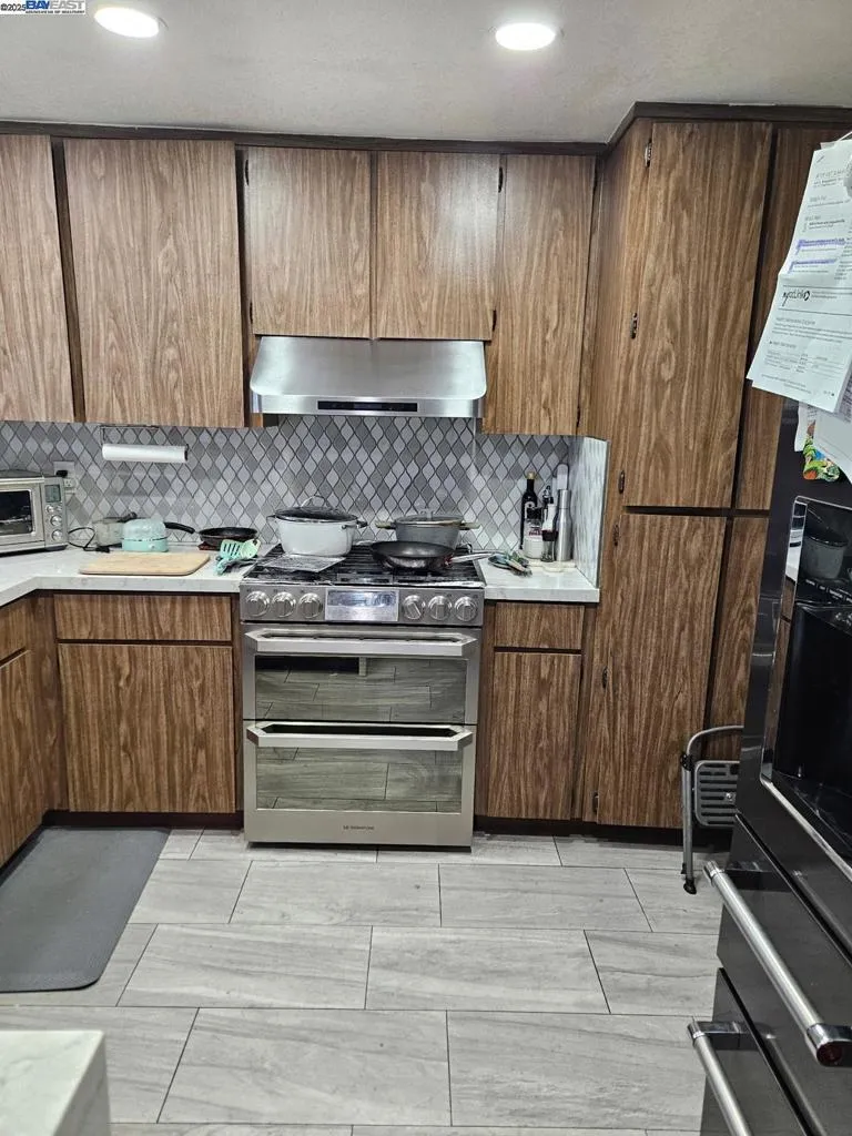 250 S 47th St, Richmond, California 94804 home-pic-2