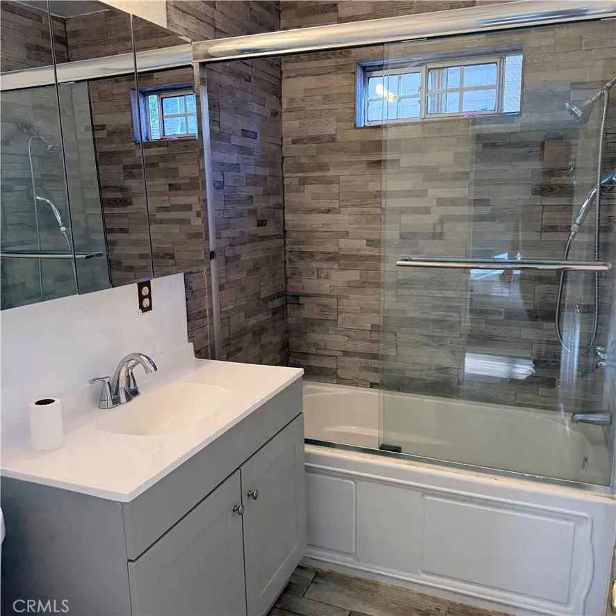 1425 8th Street, San Fernando, California 91340 home-pic-18