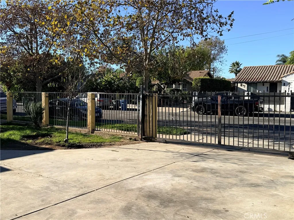 1425 8th Street, San Fernando, California 91340 home-pic-16