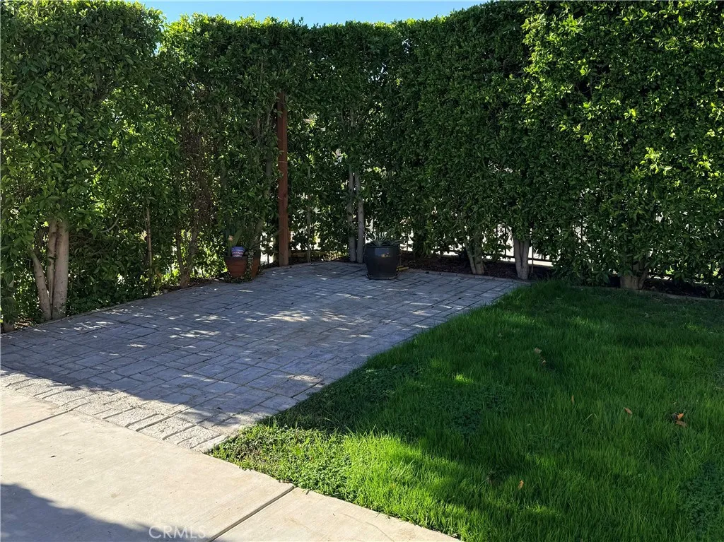 1425 8th Street, San Fernando, California 91340 home-pic-8