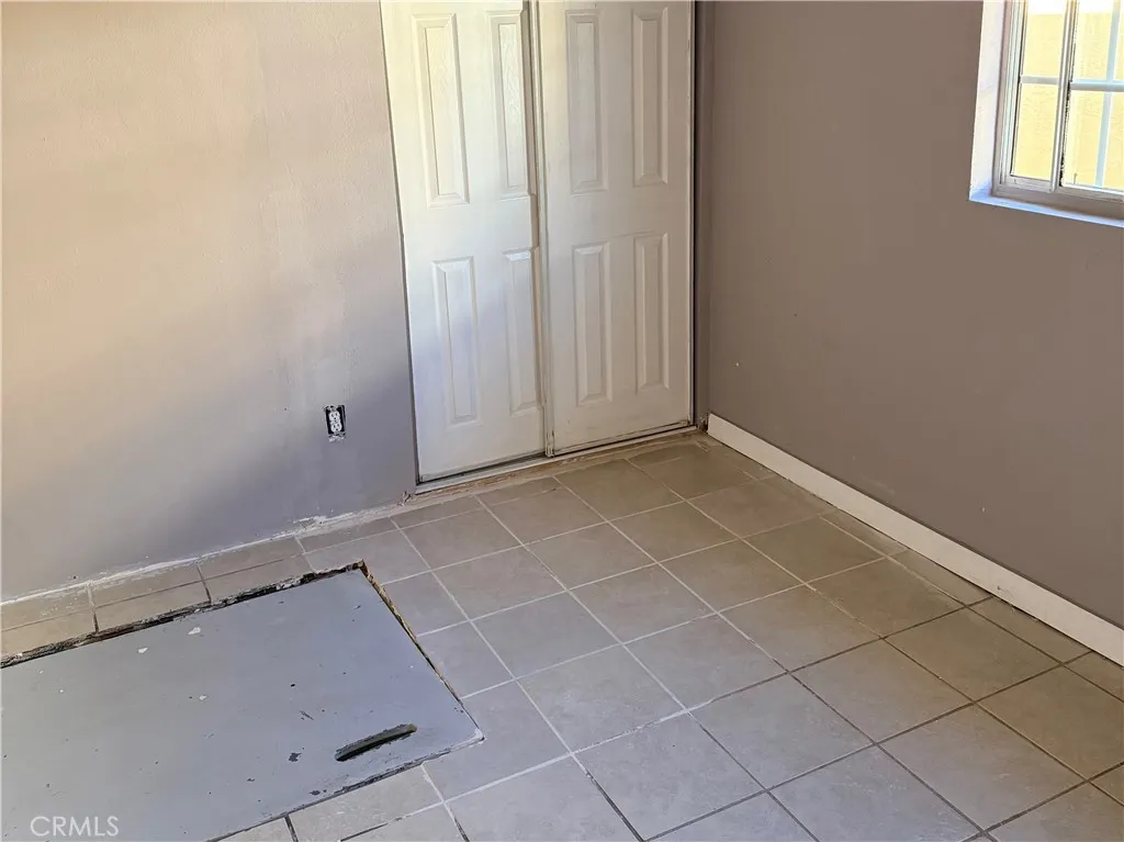 1425 8th Street, San Fernando, California 91340 home-pic-22