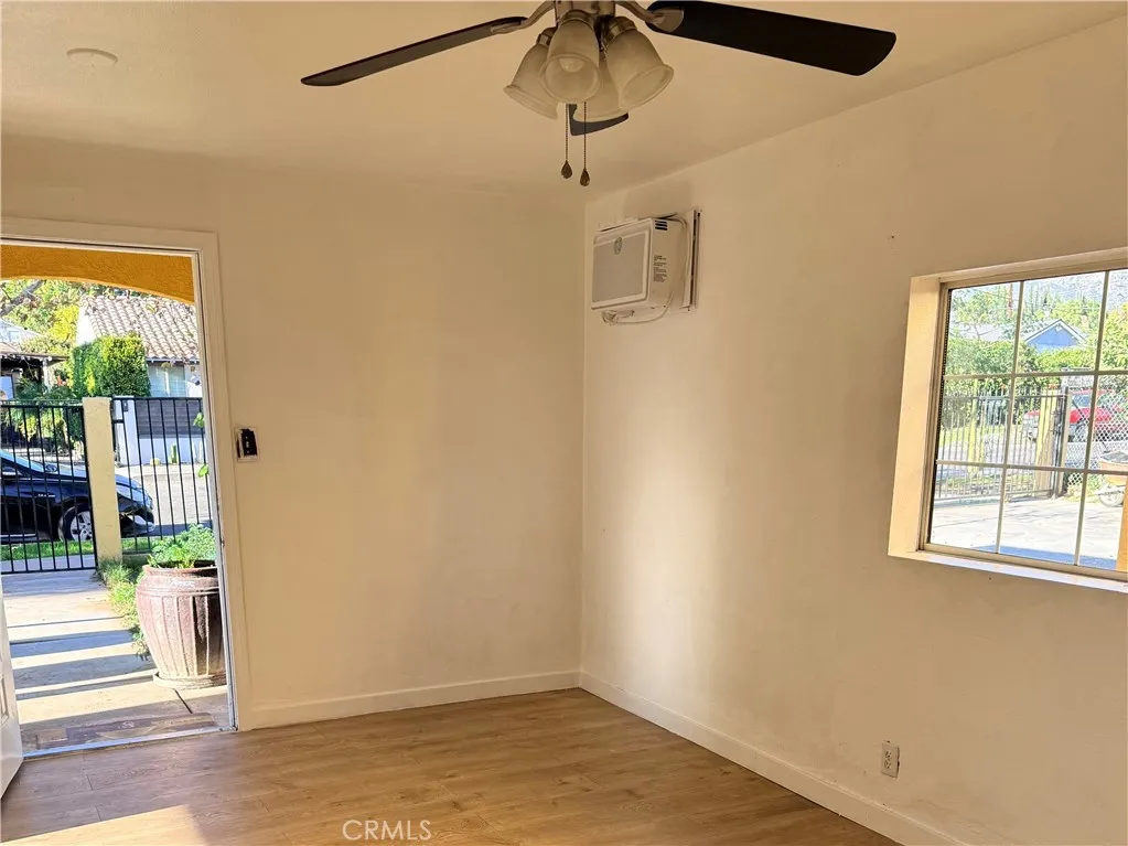1425 8th Street, San Fernando, California 91340 home-pic-24