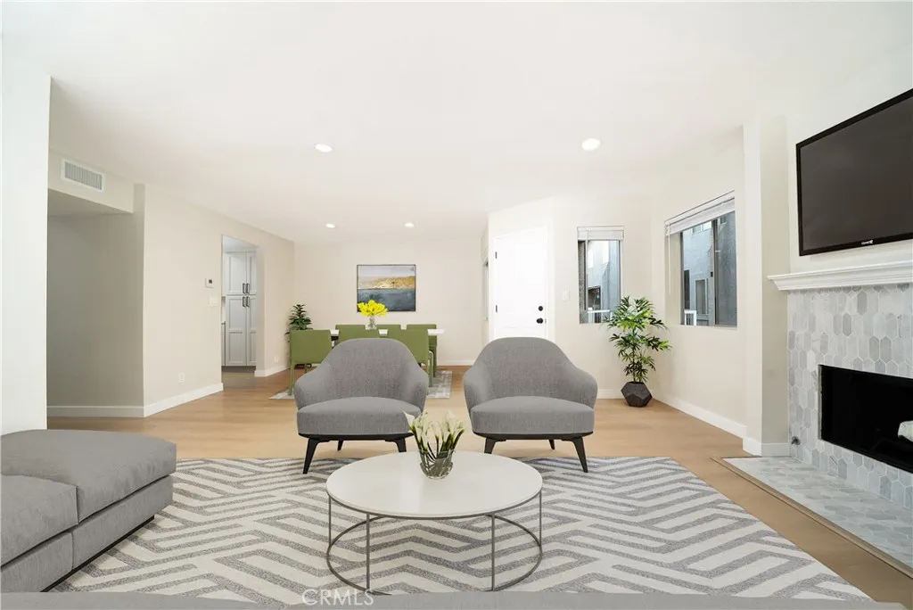 1067 252nd 7, Harbor City, California 90710 home-pic-1