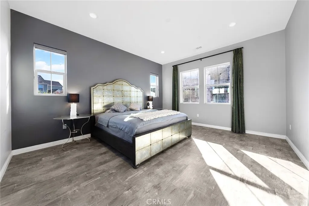 115 Frame, Irvine, California 92618 home-pic-30