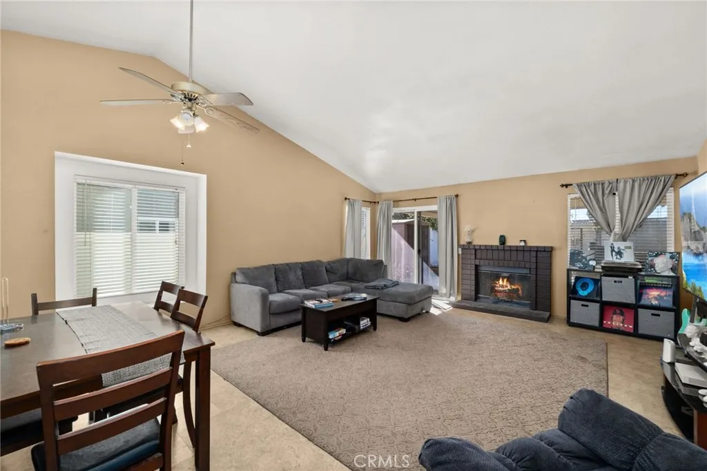 23867 Hyacinth, Murrieta, California 92562 home-pic-4