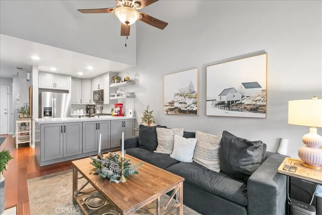 902 Chandler W, Highland, California 92346 home-pic-4