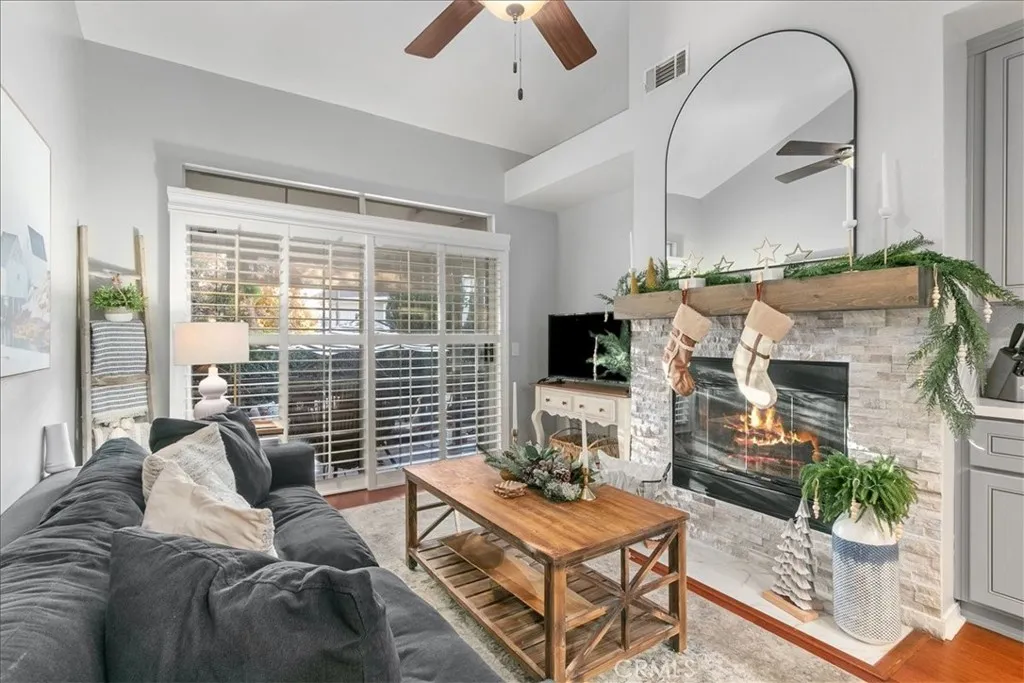 902 Chandler W, Highland, California 92346 home-pic-3