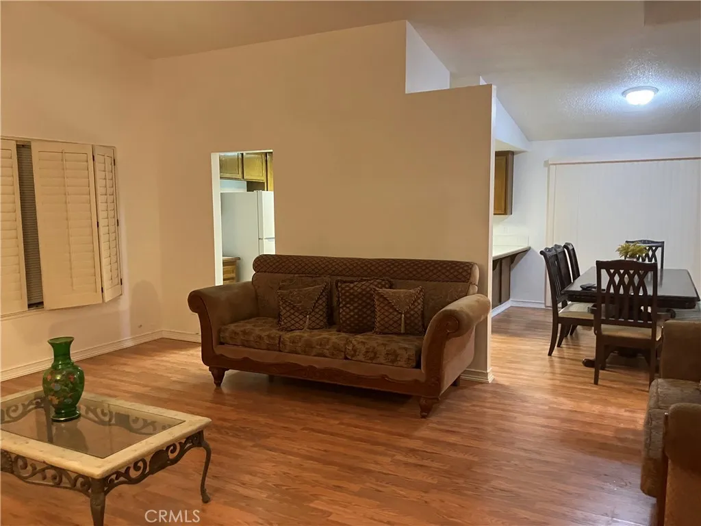 12674 Shadybend, Moreno Valley, California 92553 home-pic-4