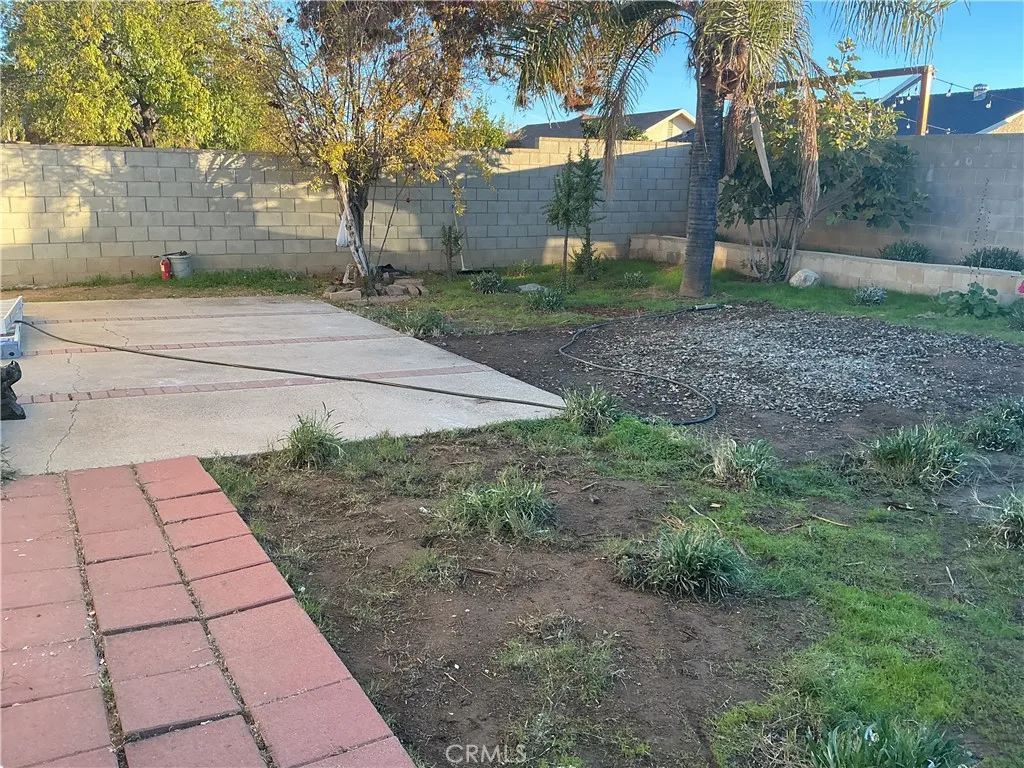 12674 Shadybend, Moreno Valley, California 92553 home-pic-27