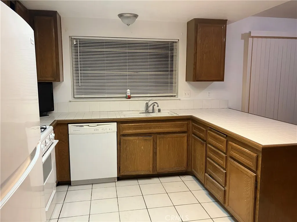 12674 Shadybend, Moreno Valley, California 92553 home-pic-11