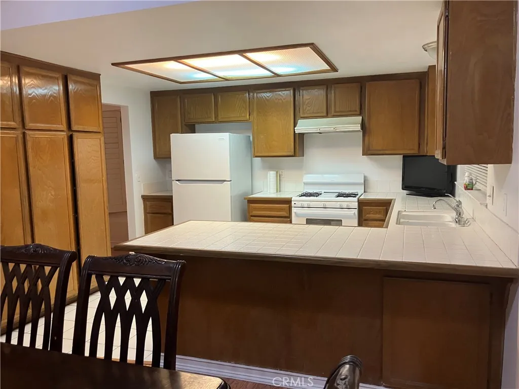12674 Shadybend, Moreno Valley, California 92553 home-pic-9