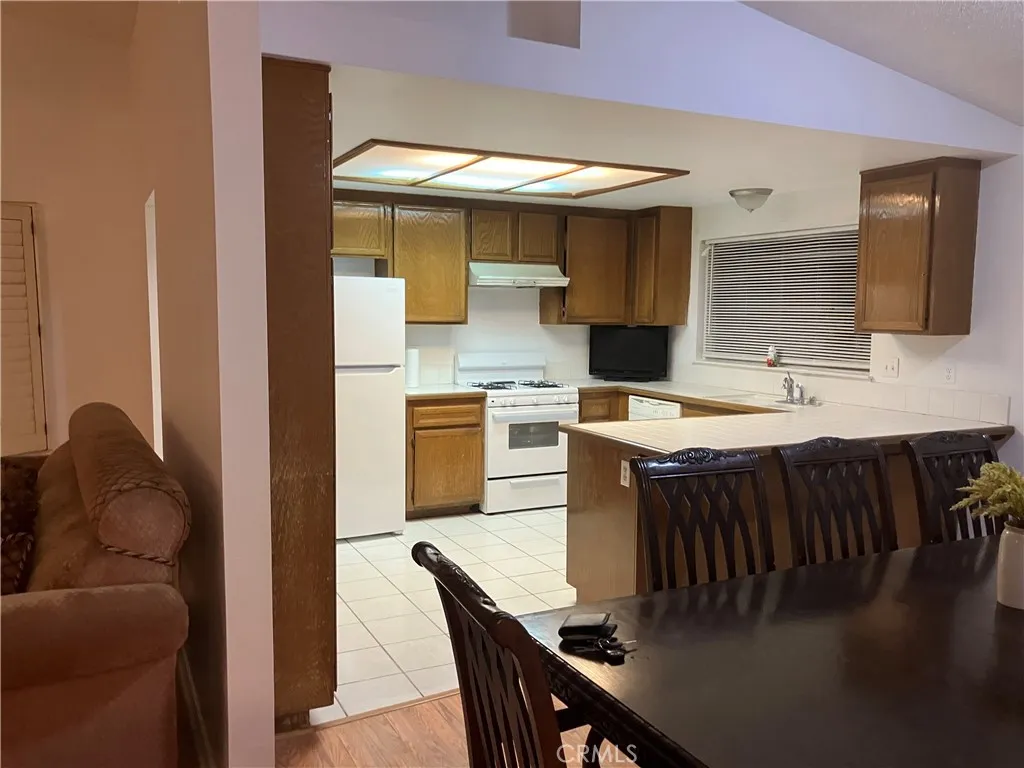 12674 Shadybend, Moreno Valley, California 92553 home-pic-7