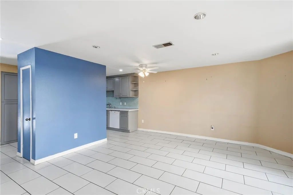 14429 Chardon Avenue 41, Hawthorne, California 90250 home-pic-3
