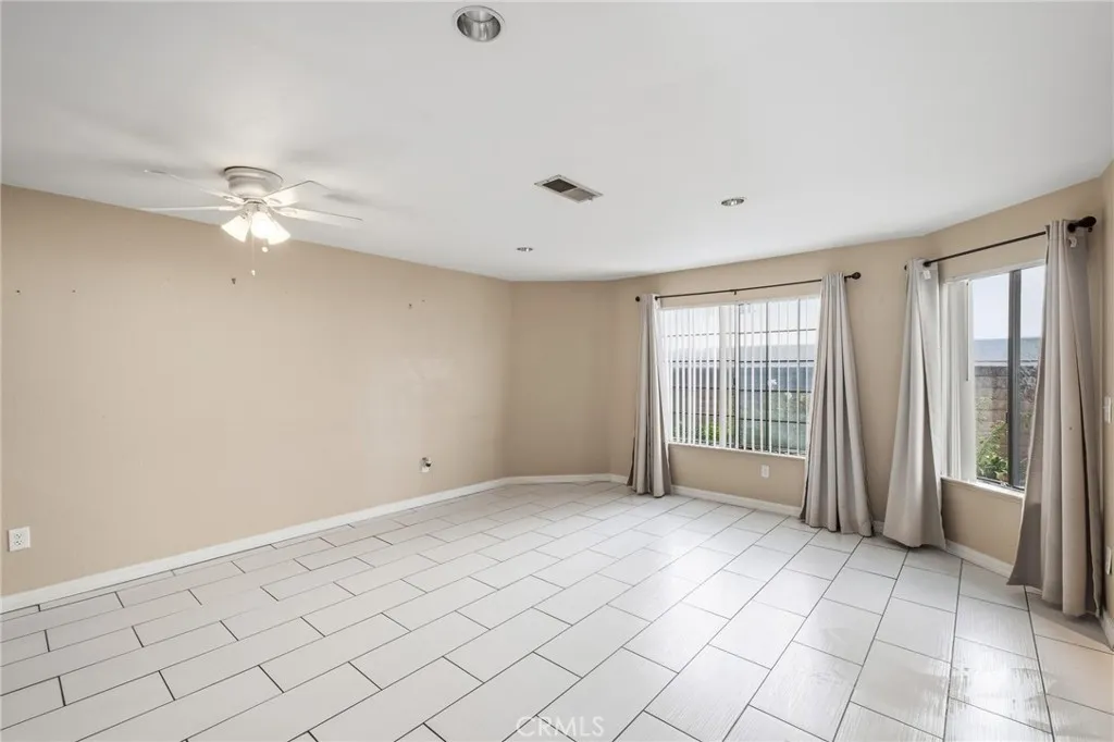 14429 Chardon Avenue 41, Hawthorne, California 90250 home-pic-2