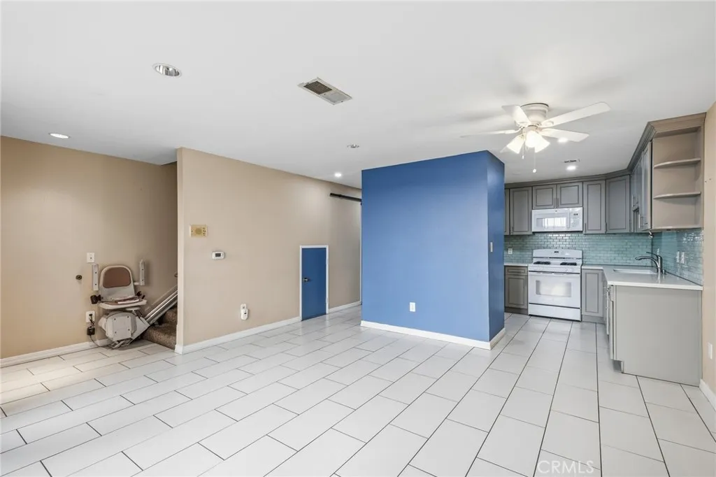 14429 Chardon Avenue 41, Hawthorne, California 90250 home-pic-4