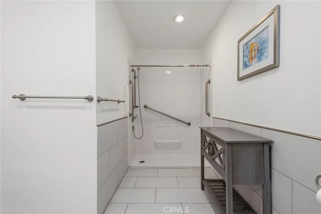 14429 Chardon Avenue 41, Hawthorne, California 90250 home-pic-14