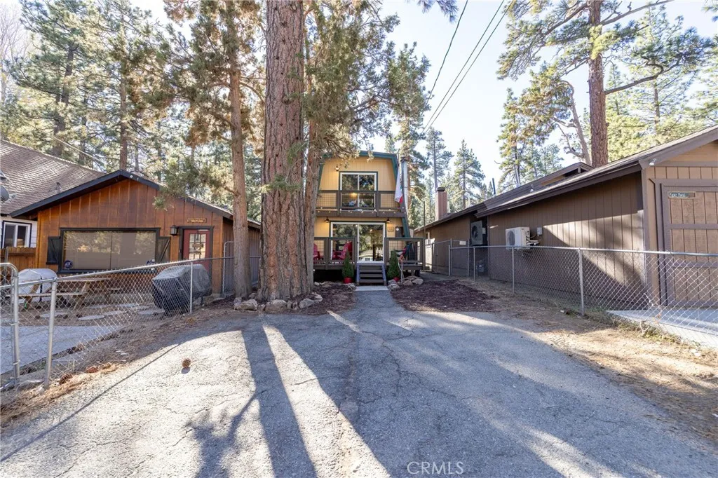 326 E Country Club, Big Bear City, California 92314 home-pic-24