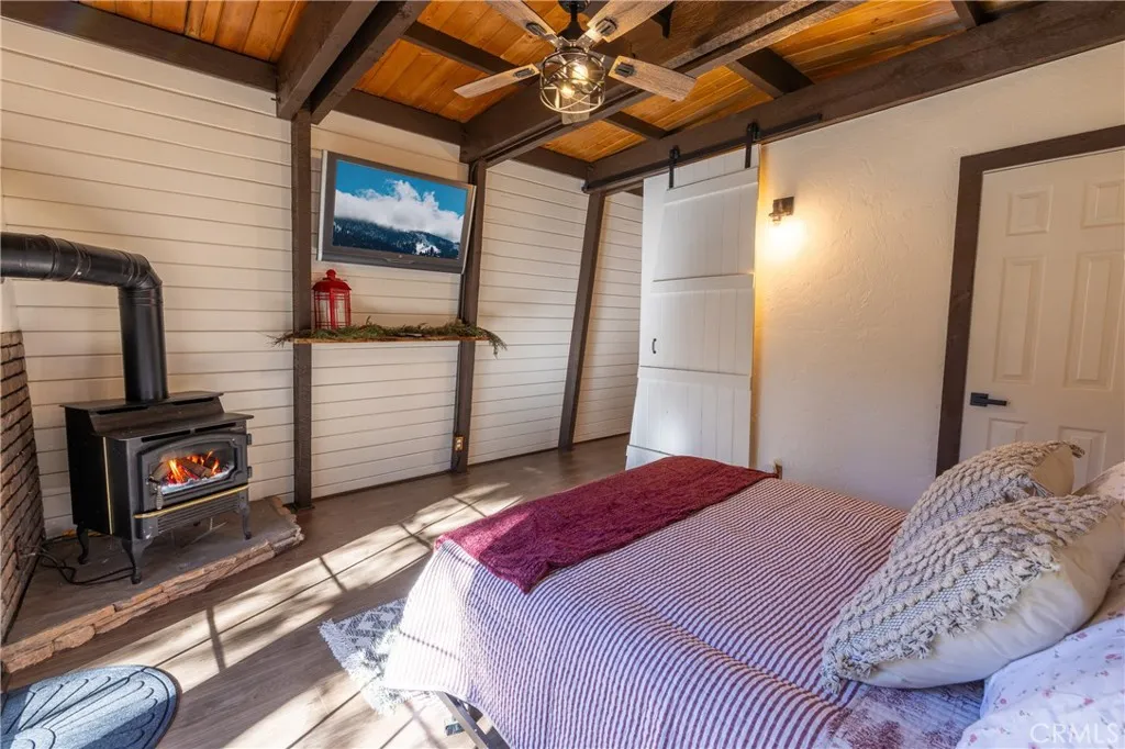 326 E Country Club, Big Bear City, California 92314 home-pic-15