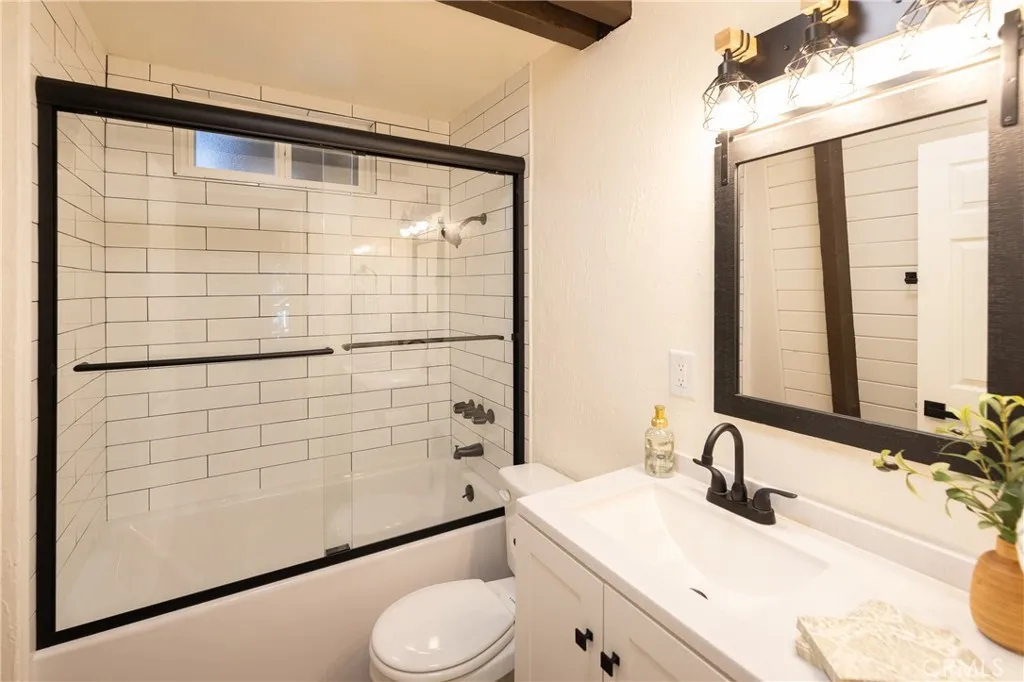 326 E Country Club, Big Bear City, California 92314 home-pic-18