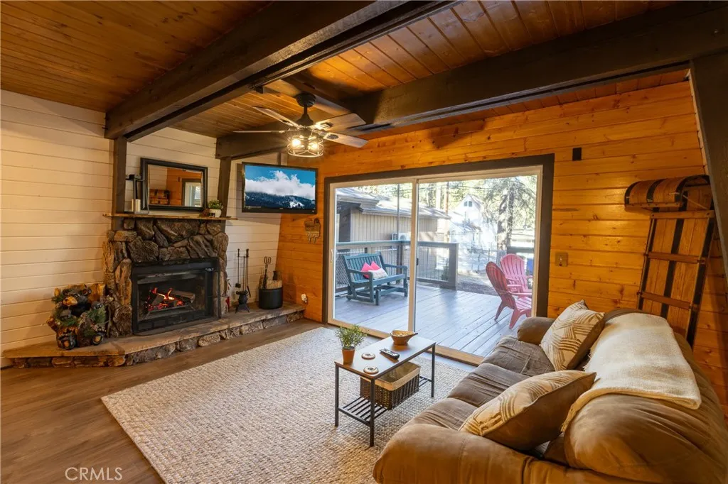326 E Country Club, Big Bear City, California 92314 home-pic-4