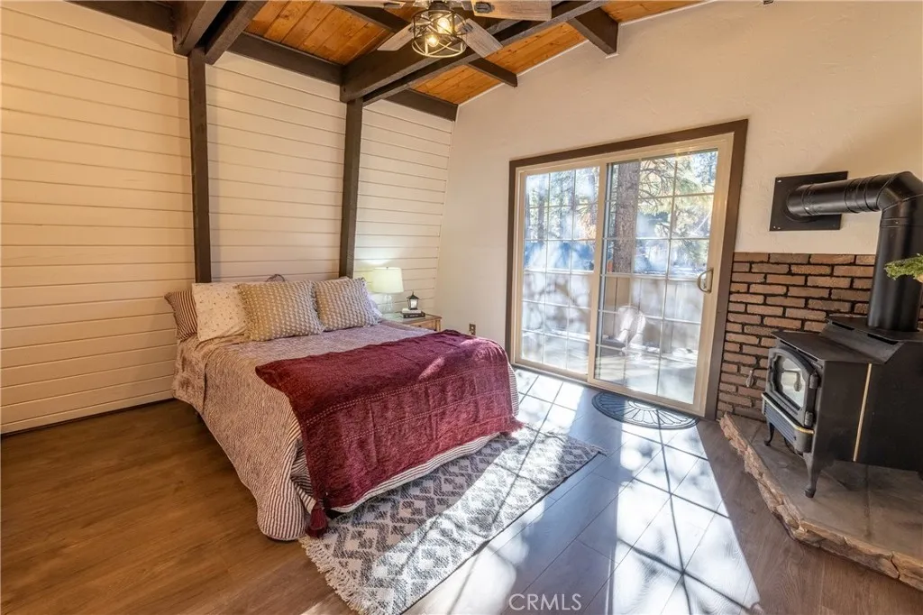 326 E Country Club, Big Bear City, California 92314 home-pic-17