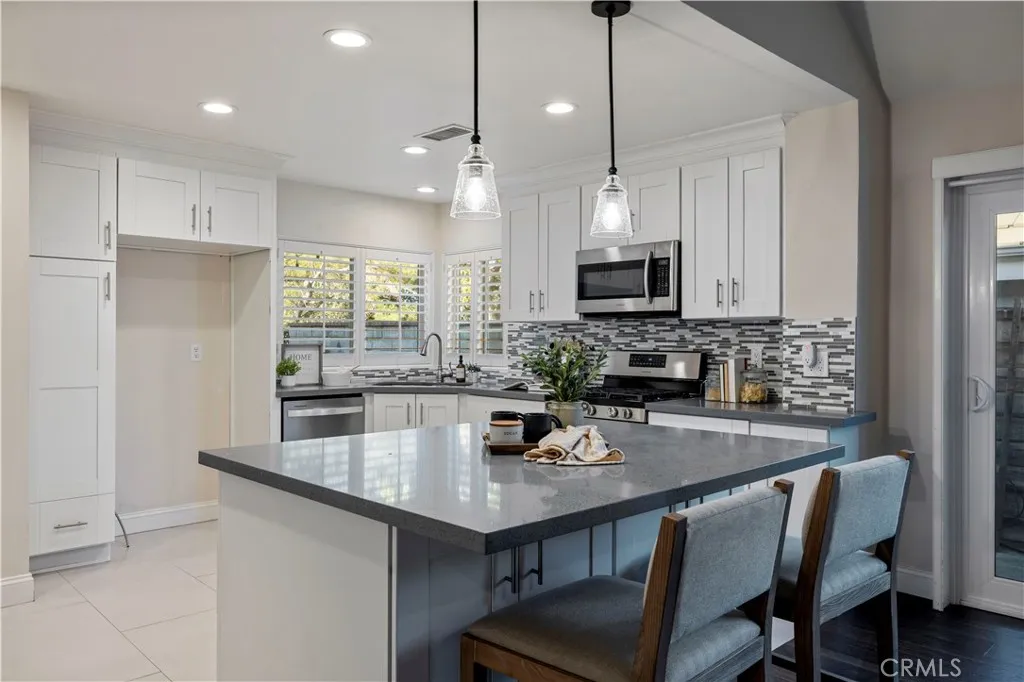 26029 Tourelle Place, Valencia, California 91355 home-pic-21