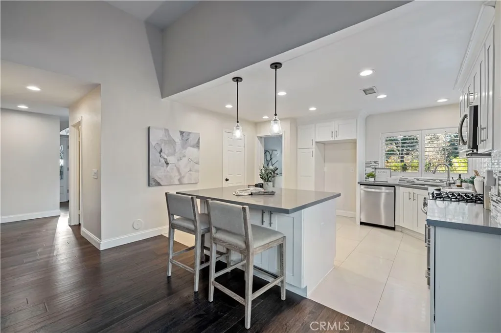 26029 Tourelle Place, Valencia, California 91355 home-pic-18