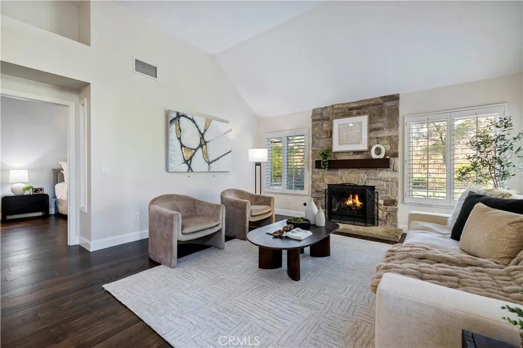 26029 Tourelle Place, Valencia, California 91355 home-pic-9