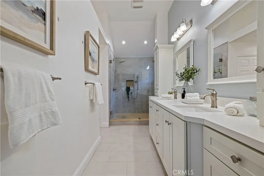 26029 Tourelle Place, Valencia, California 91355 home-pic-38