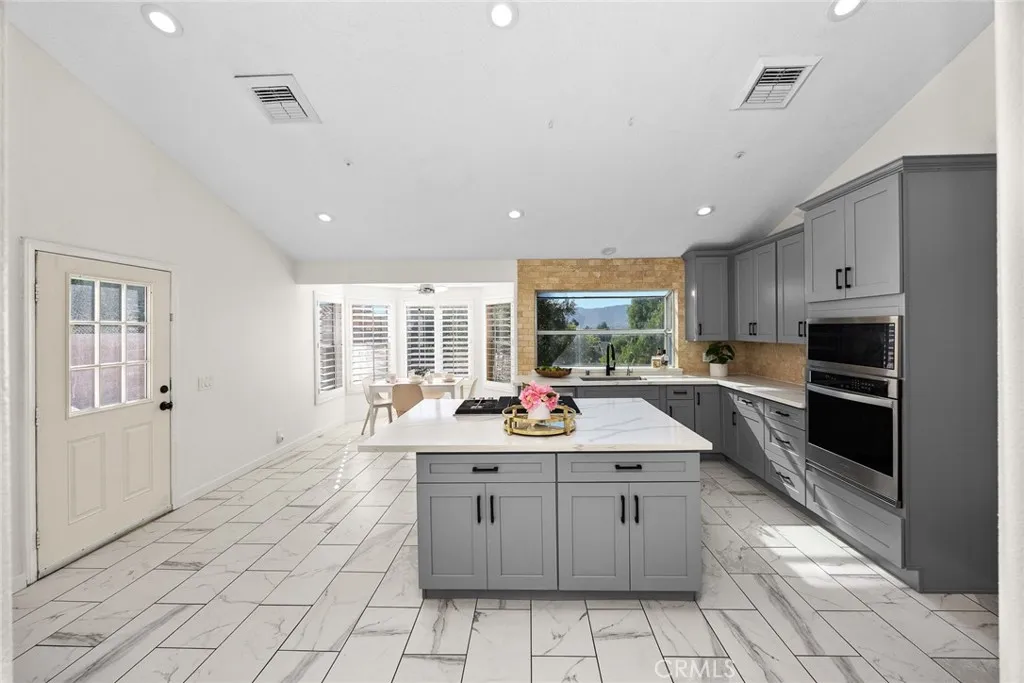 2627 Valley View Avenue, Norco, California 92860 home-pic-8