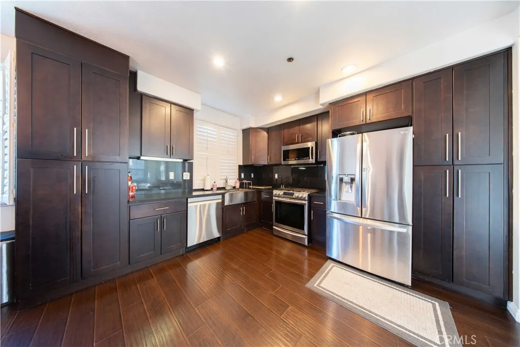 389 Arden Avenue 1, Glendale, California 91203 home-pic-14