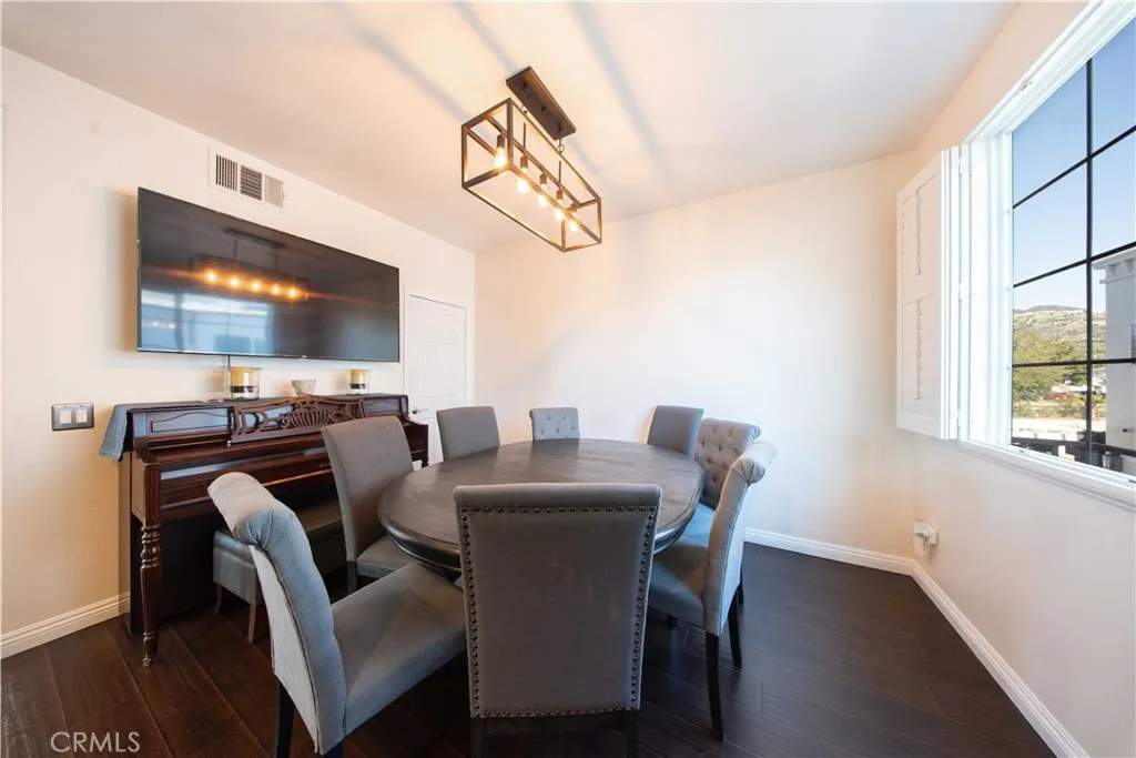 389 Arden Avenue 1, Glendale, California 91203 home-pic-16